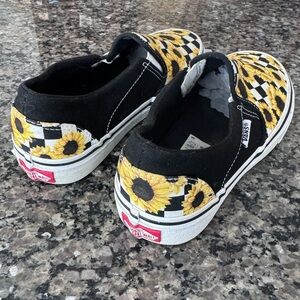 Vans Asher Sunflower Checkerboard Slip On Sneakers 8 Black Yellow Floral Retro